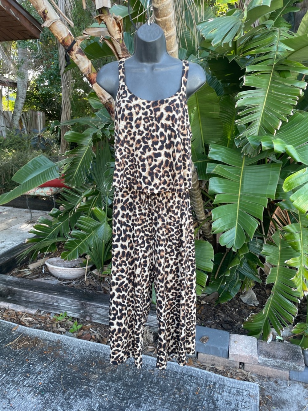 Leopard print spaghetti strap crop jumpsuit